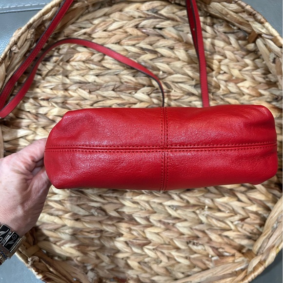 ON HOLD FOR CRYSTAL✨Coach Ashley Leather Cherry Red Swingpack Crossbody EUC - Picture 9 of 13